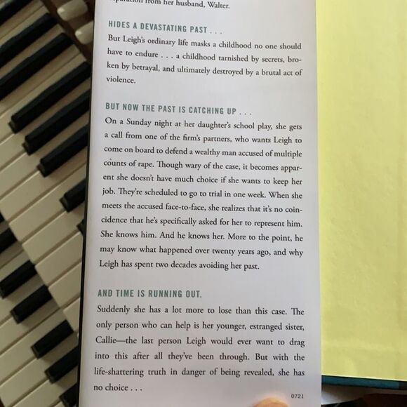 False Witness - Karin Slaughter - Picture 3 of 5